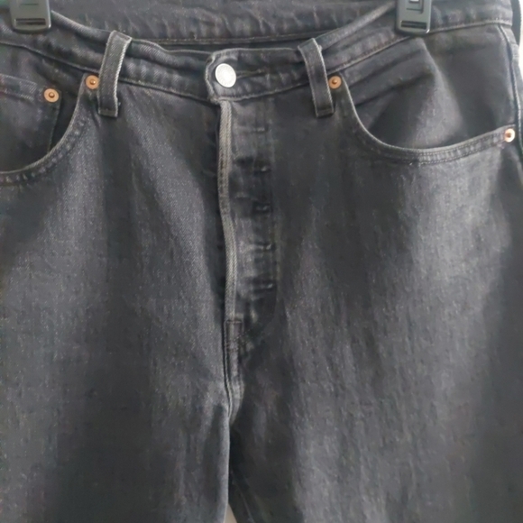 Levi's 501 Cropped raw hem Buttonfly jeans 31 Washed black Straight Leg 31x28 - Picture 6 of 14